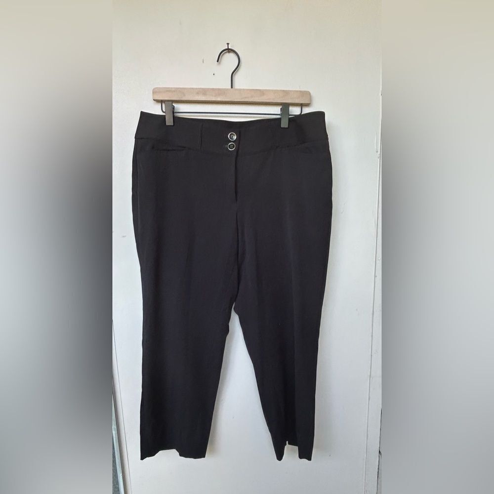 NWT White House Black Market Legacy Black Crop Pants - Size 12